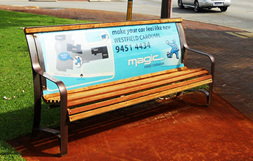 Размещение наружной рекламы на скамейках